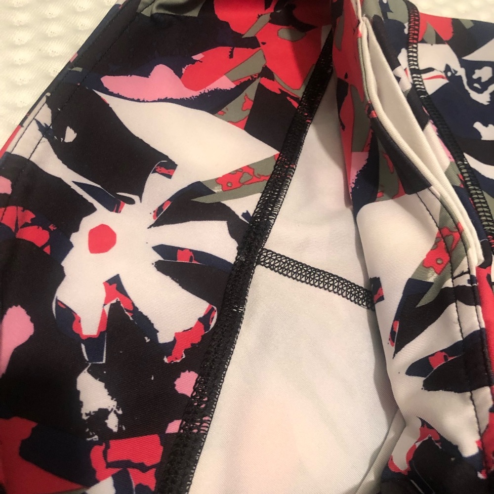 Workout pants - Picture 2 of 3